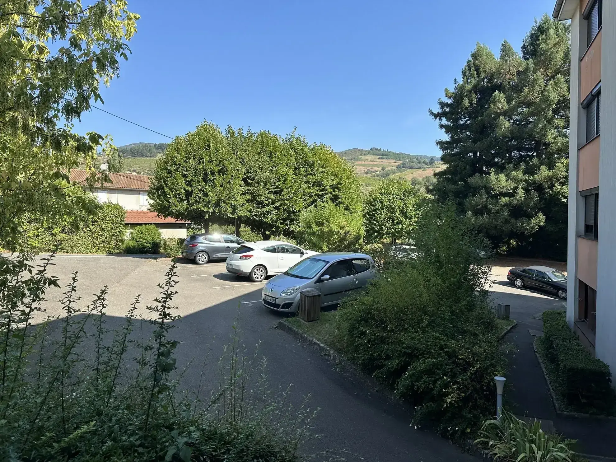 Appartement 4 pièces à Beaujeu de 86 m² avec balcon et cave - Investissement idéal 