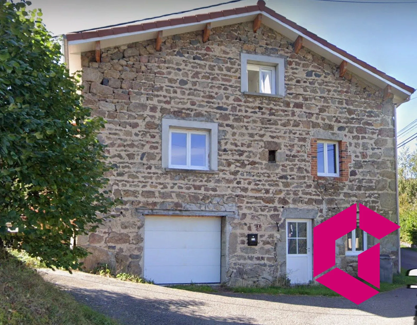 Maison de village rénovée avec 3 chambres à Verrières-en-Forez 