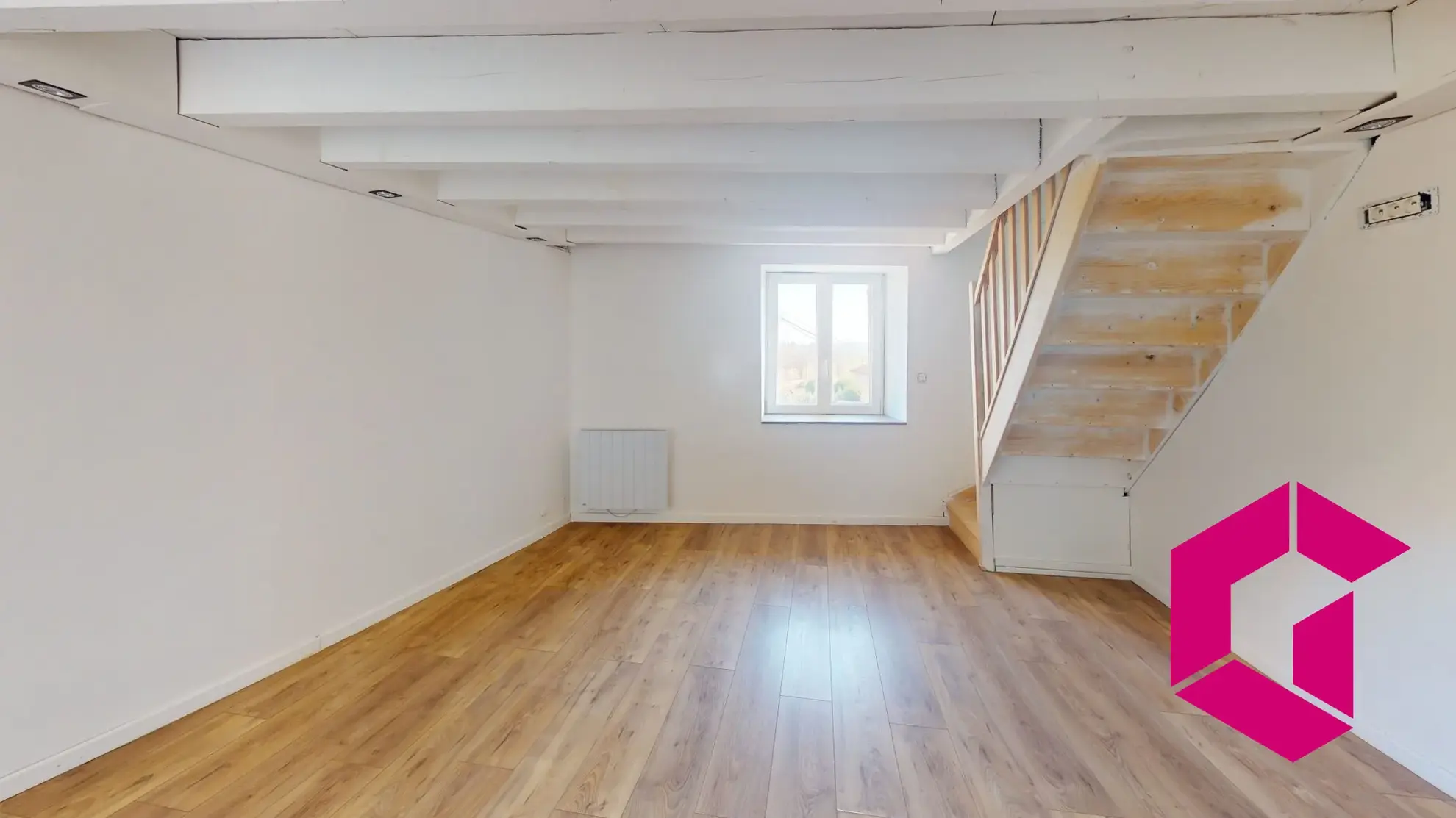 Maison de village rénovée avec 3 chambres à Verrières-en-Forez 