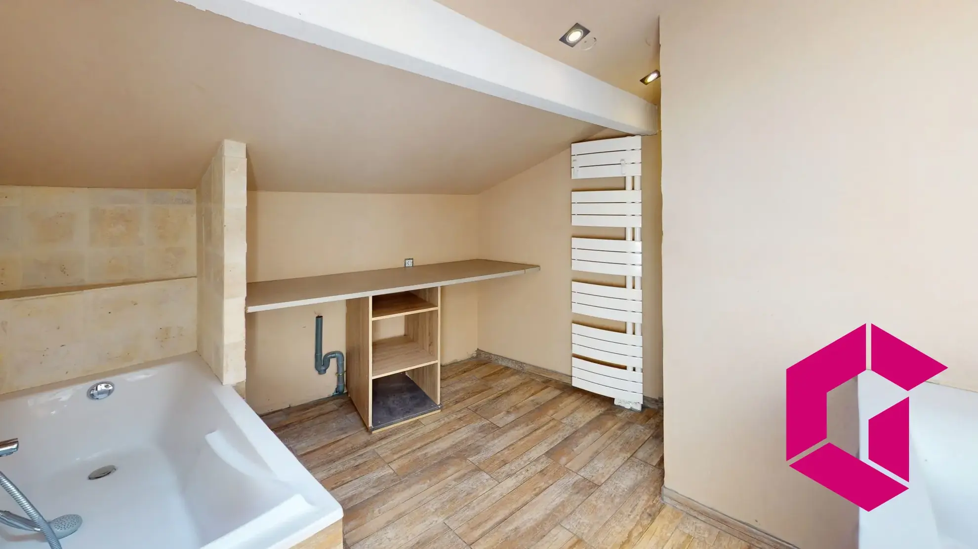 Maison de village rénovée avec 3 chambres à Verrières-en-Forez 