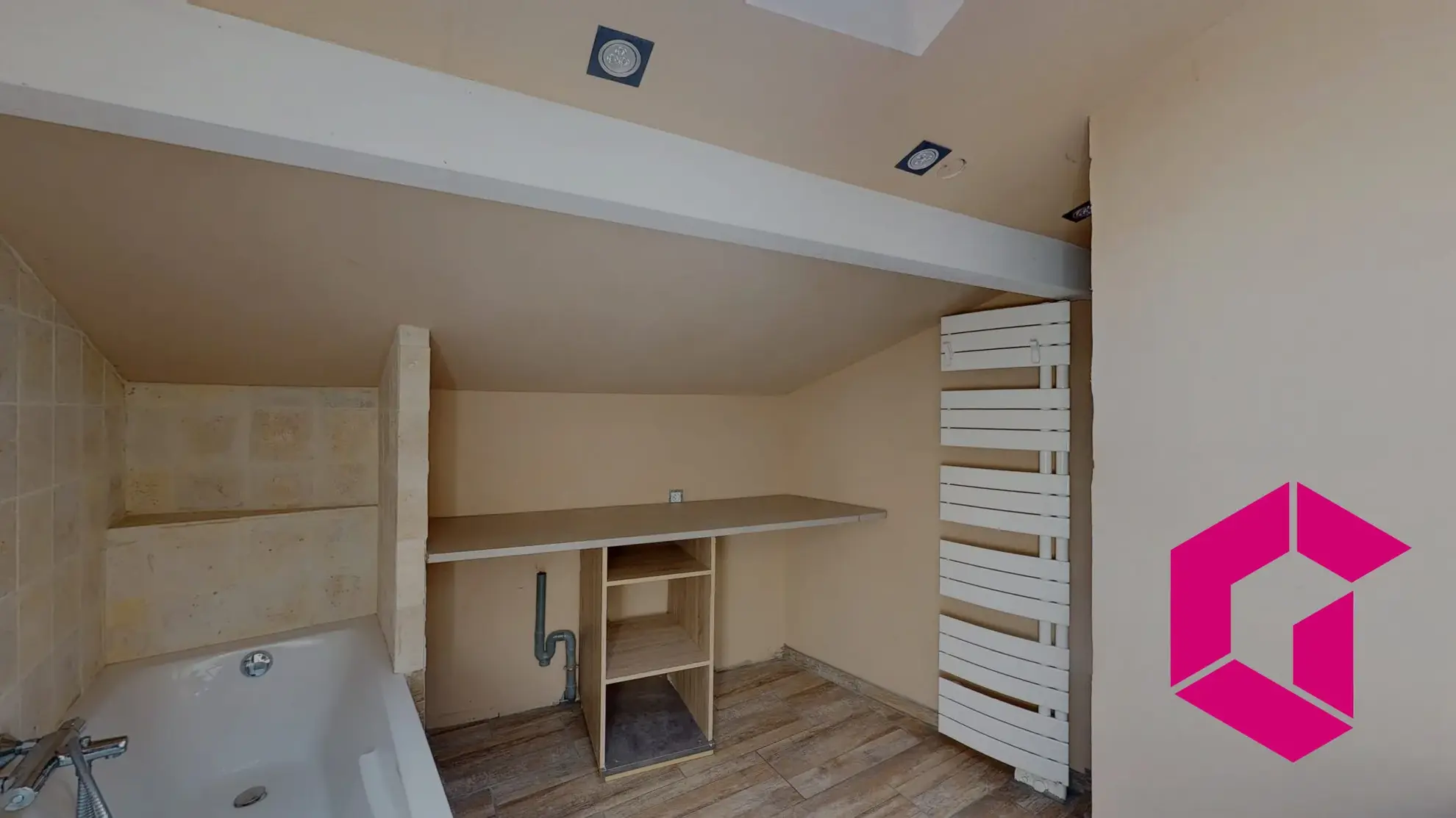 Maison de village rénovée avec 3 chambres à Verrières-en-Forez 