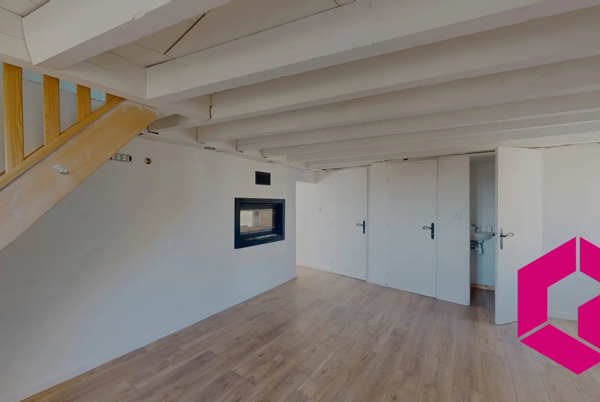 Maison de village rénovée avec 3 chambres à Verrières-en-Forez 