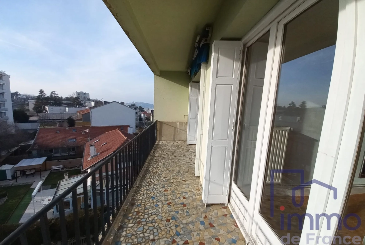 Appartement T2 à Saint-Etienne avec Grand Balcon - Quartier Vivaraize 