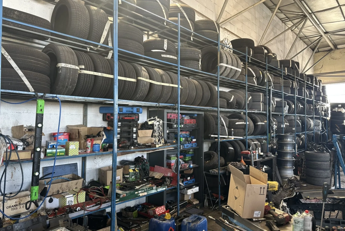 Fonds de commerce automobile à Reims avec atelier lumineux et emplacement stratégique 