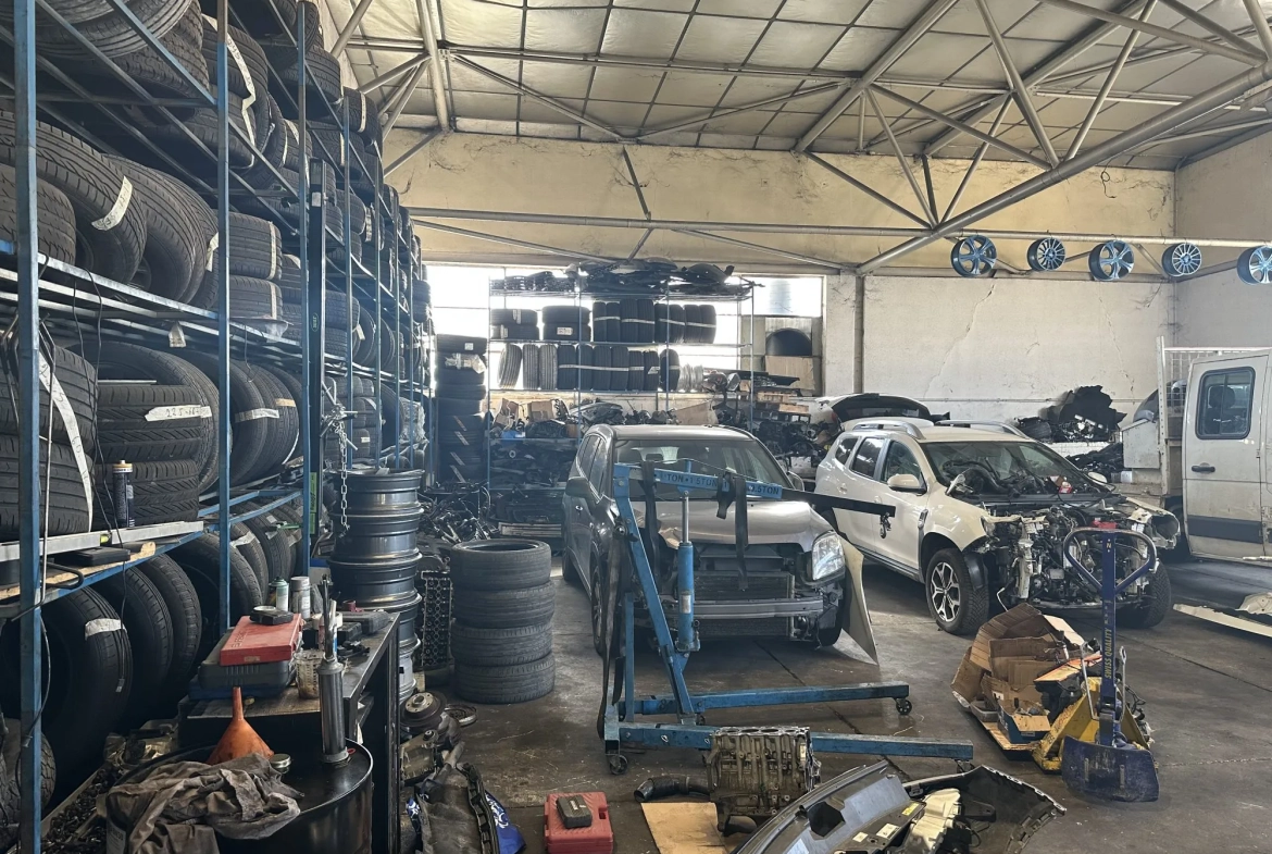 Fonds de commerce automobile à Reims avec atelier lumineux et emplacement stratégique 