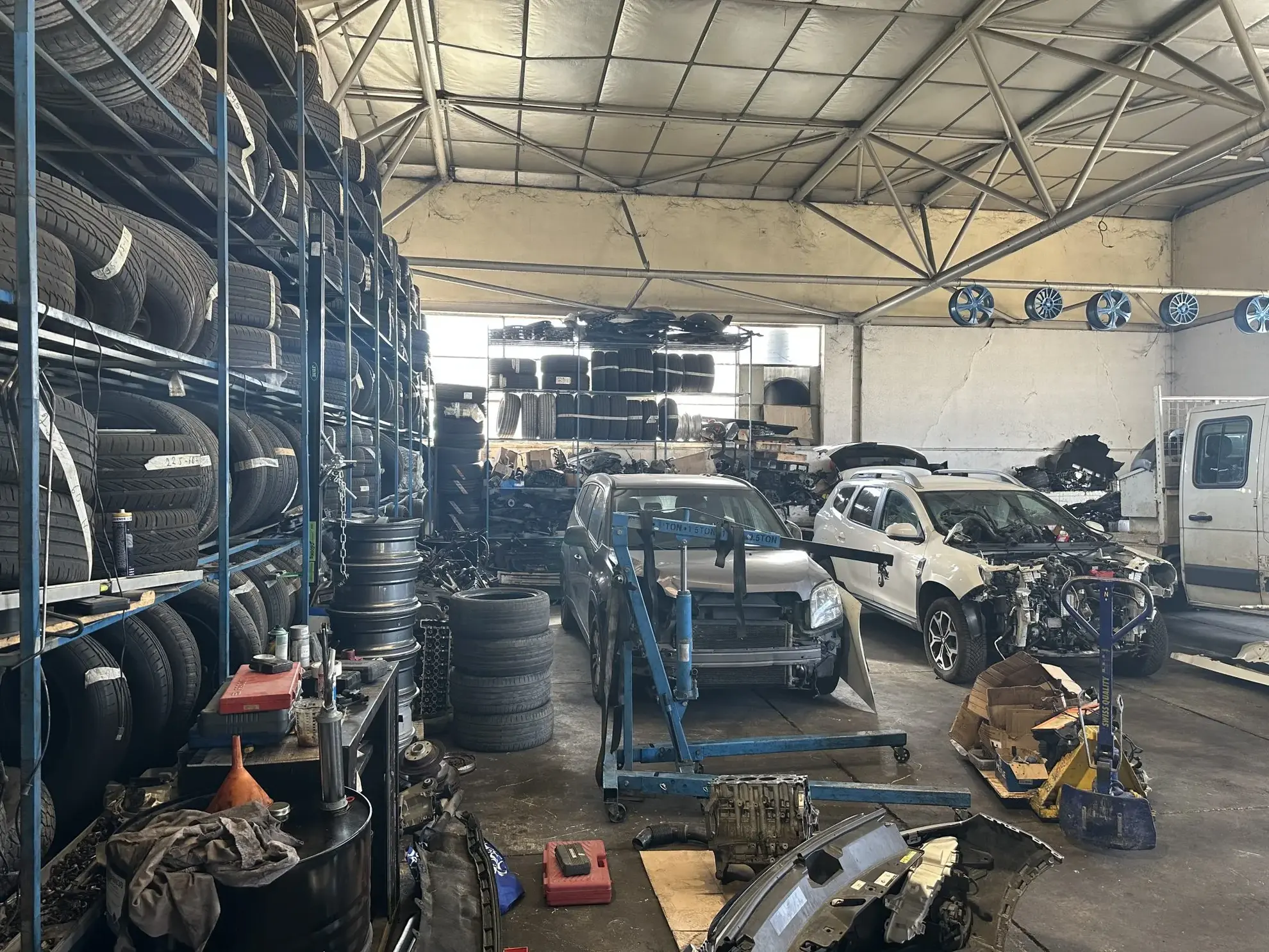 Fonds de commerce automobile à Reims avec atelier lumineux et emplacement stratégique 