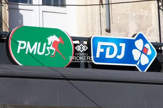 Fonds de commerce bar PMU avec licence 3 à Valbonne - Opportunité rare 