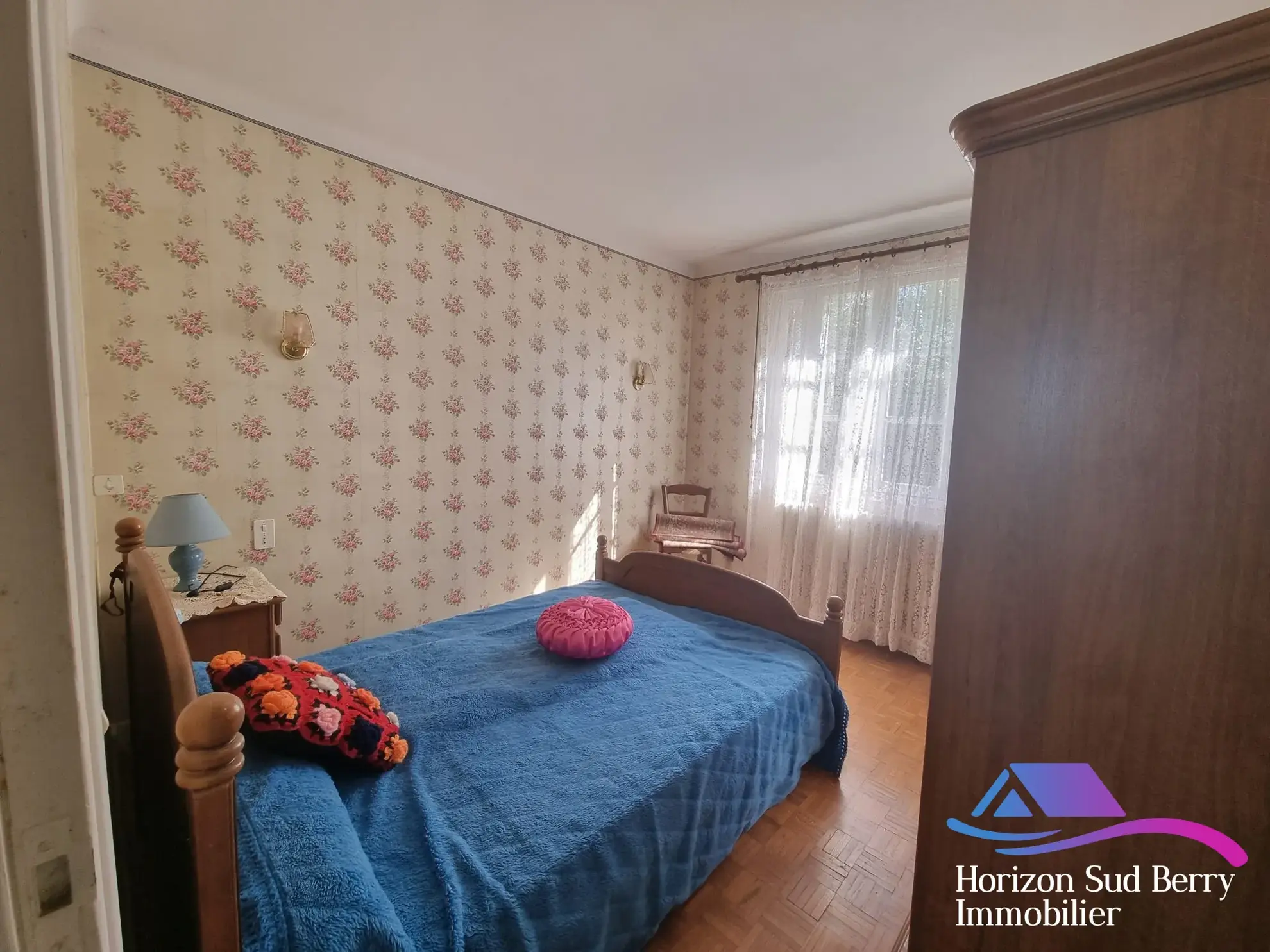 chambre2 Maison à rénover avec grand terrain à Aigurande, proche du centre-ville 