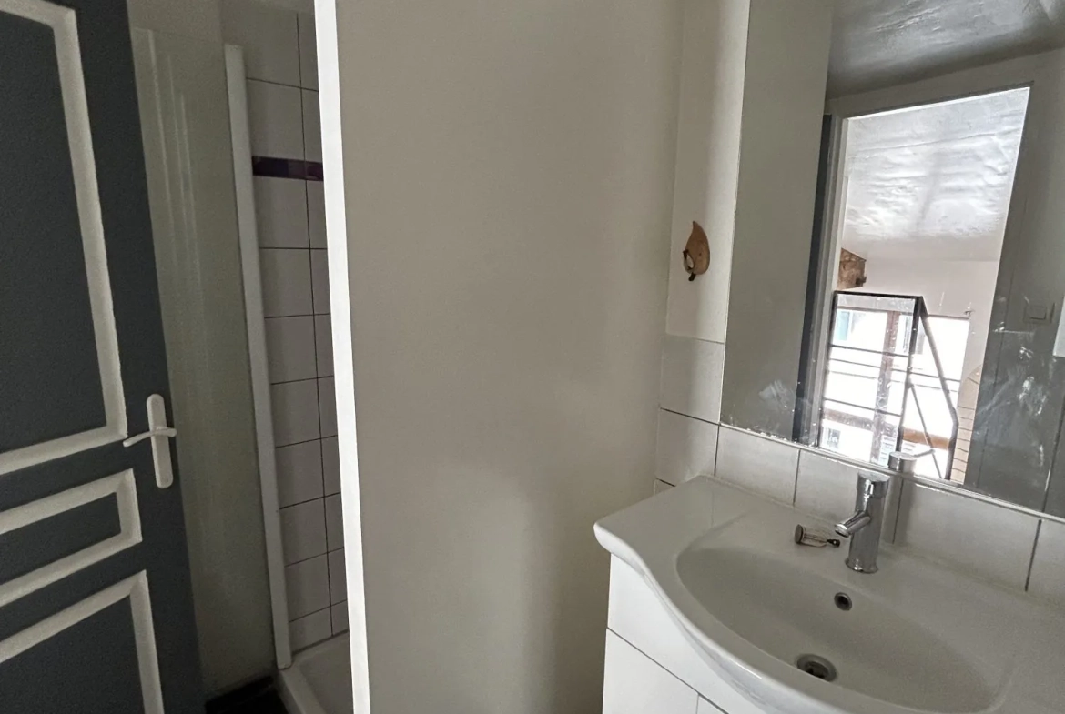 Appartement à vendre à Privas - 60 m², 2 niveaux, garage, centre-ville 