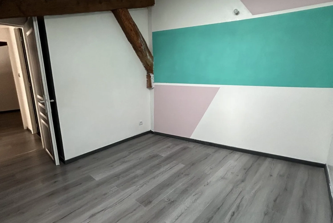 Appartement à vendre à Privas - 60 m², 2 niveaux, garage, centre-ville 