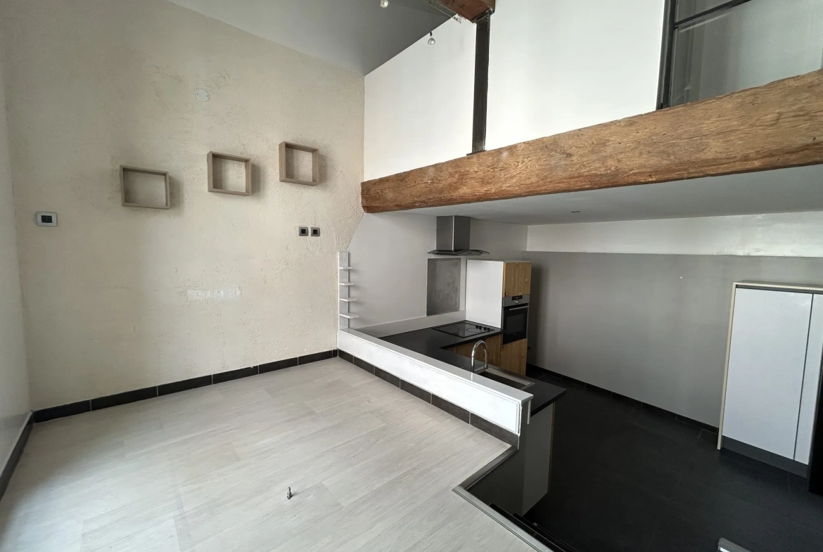 Appartement à vendre à Privas - 60 m², 2 niveaux, garage, centre-ville 