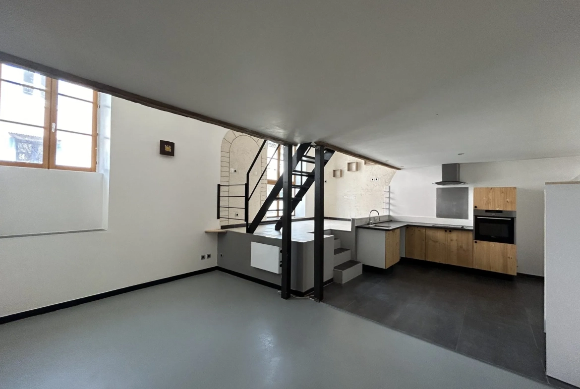 Appartement à vendre à Privas - 60 m², 2 niveaux, garage, centre-ville 