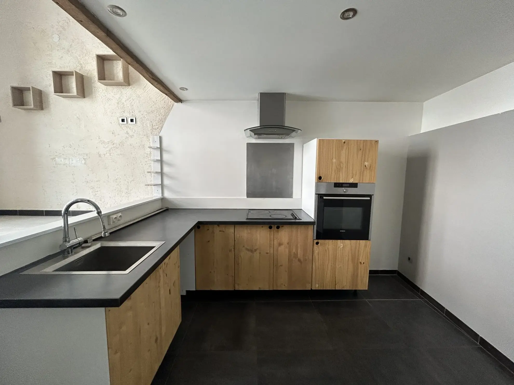 Appartement à vendre à Privas - 60 m², 2 niveaux, garage, centre-ville 