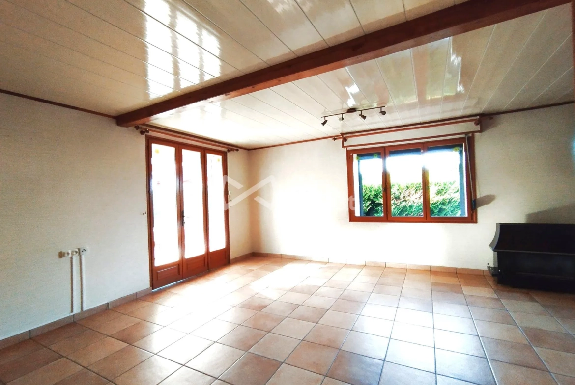 Maison 4 chambres avec véranda à Fourmies - Secteur calme 