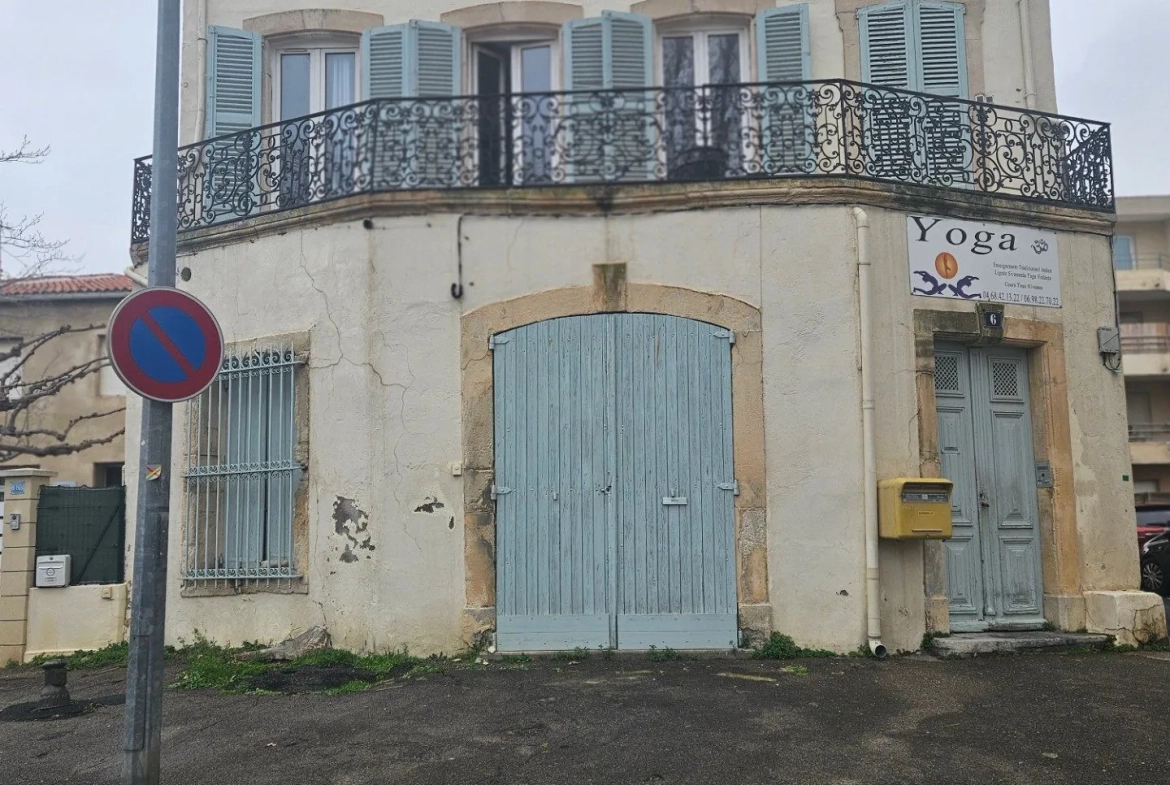 Local commercial à Narbonne avec vue Canal, 49,81 m² à rénover 