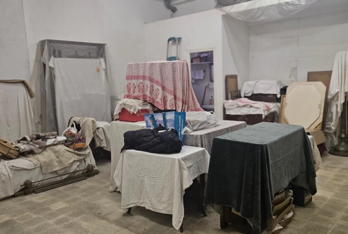 Local commercial à Narbonne avec vue Canal, 49,81 m² à rénover 