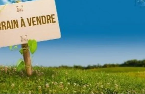 Terrain constructible à Sainte-Clotilde avec vue montagne - 400 m²