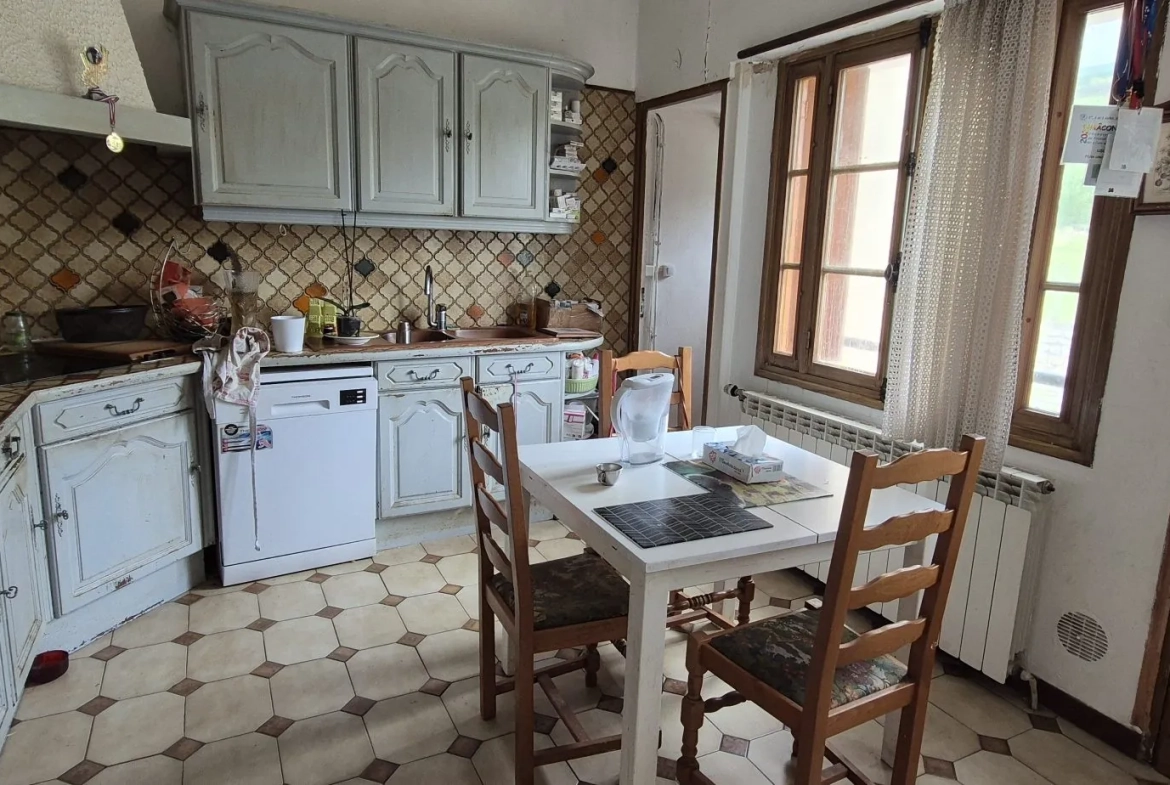 À vendre pavillon 3 chambres avec sous-sol total à Mareuil-sur-Ourcq 