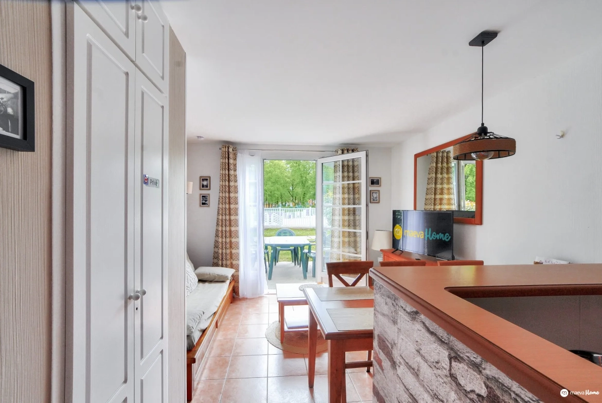 Chambre 2 Duplex à vendre à Monflanquin dans la Résidence du Lac – 38 m² avec piscine et jardin 