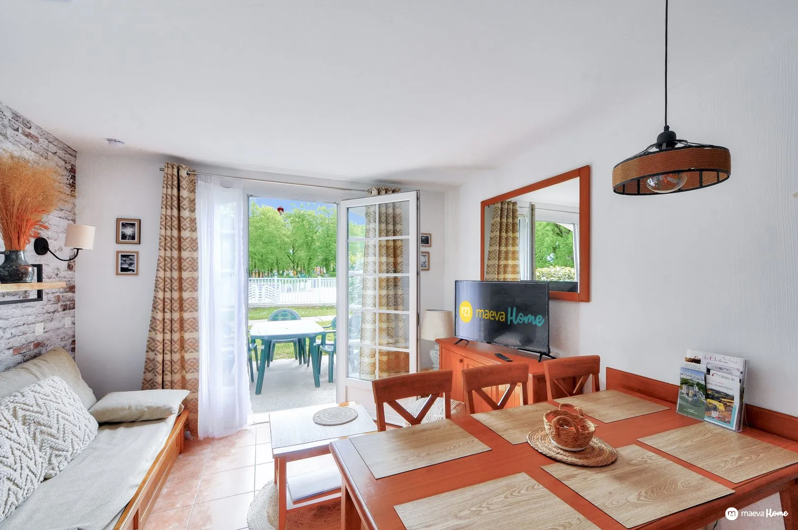 Séjour Duplex à vendre à Monflanquin dans la Résidence du Lac – 38 m² avec piscine et jardin 