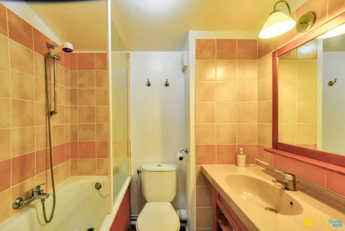 Duplex à vendre à Monflanquin dans la Résidence du Lac – 38 m² avec piscine et jardin 