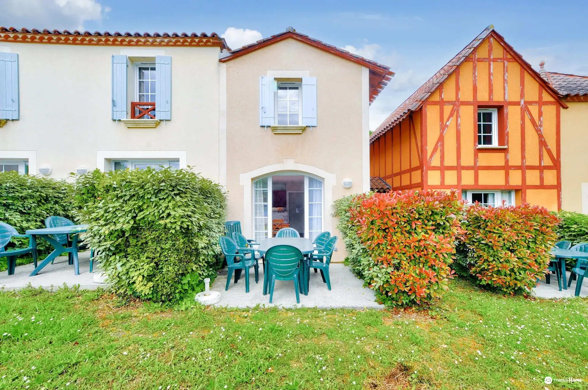 Duplex à vendre à Monflanquin dans la Résidence du Lac – 38 m² avec piscine et jardin 
