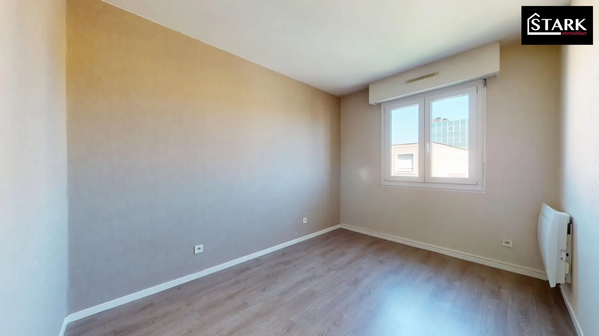 Appartement T4/T5 lumineux avec ascenseur, cave et parking au centre de Belfort 