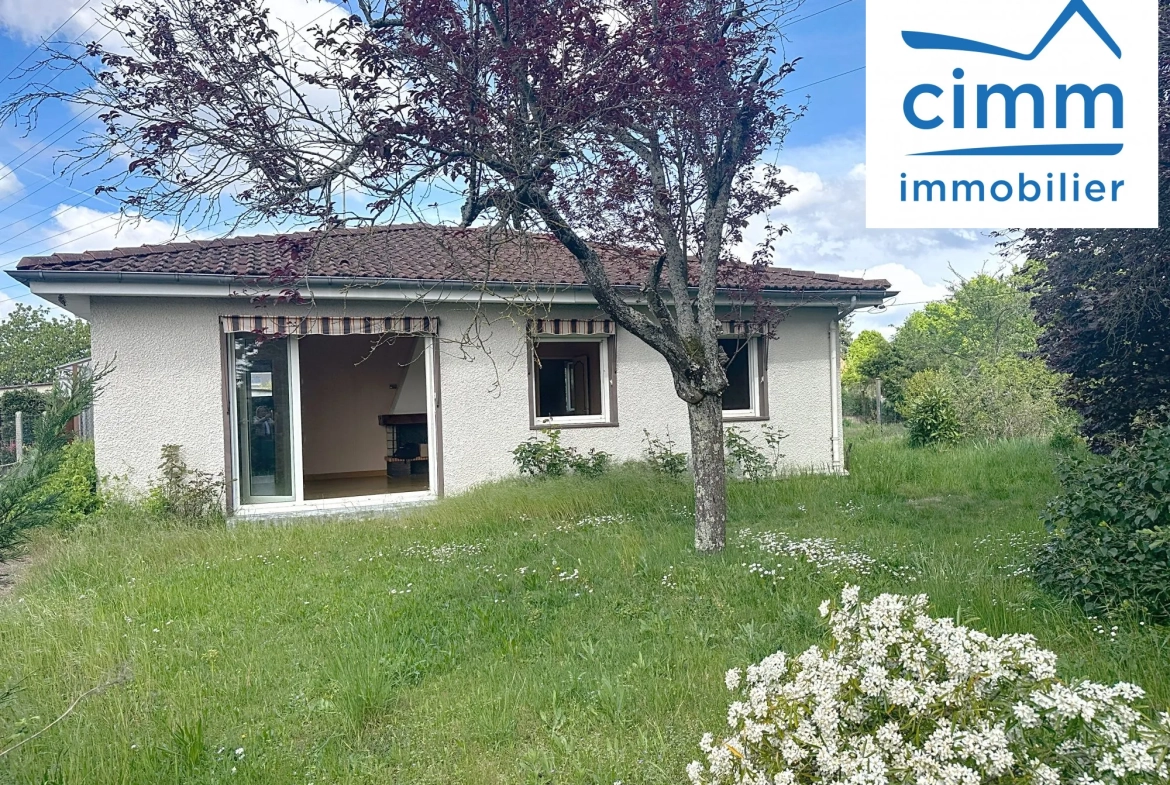 Maison de plain-pied à Pannes avec 2 chambres, jardin et garage 