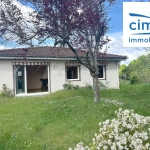 Maison de plain-pied à Pannes avec 2 chambres, jardin et garage