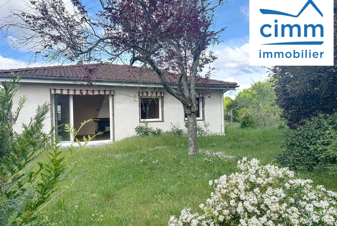 Maison de plain-pied à Pannes avec 2 chambres, jardin et garage 