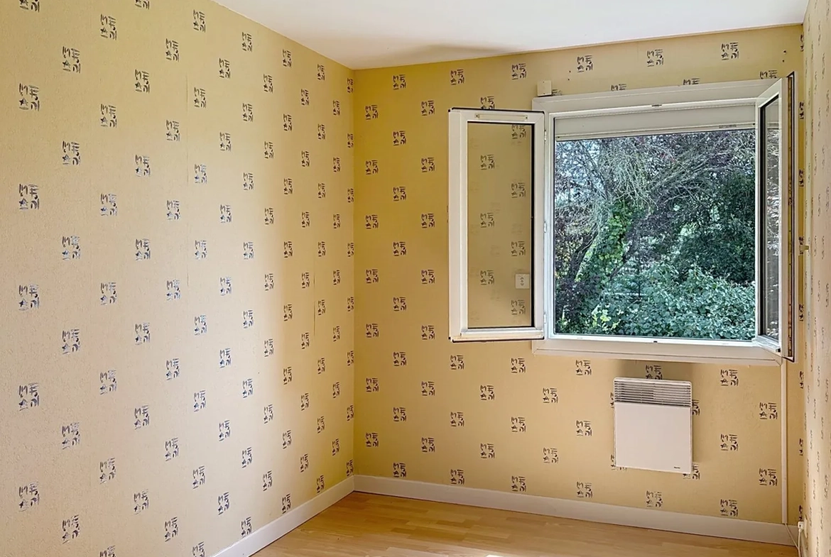 Maison de plain-pied à Pannes avec 2 chambres, jardin et garage 