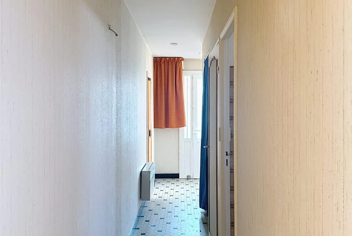 Maison de plain-pied à Pannes avec 2 chambres, jardin et garage 