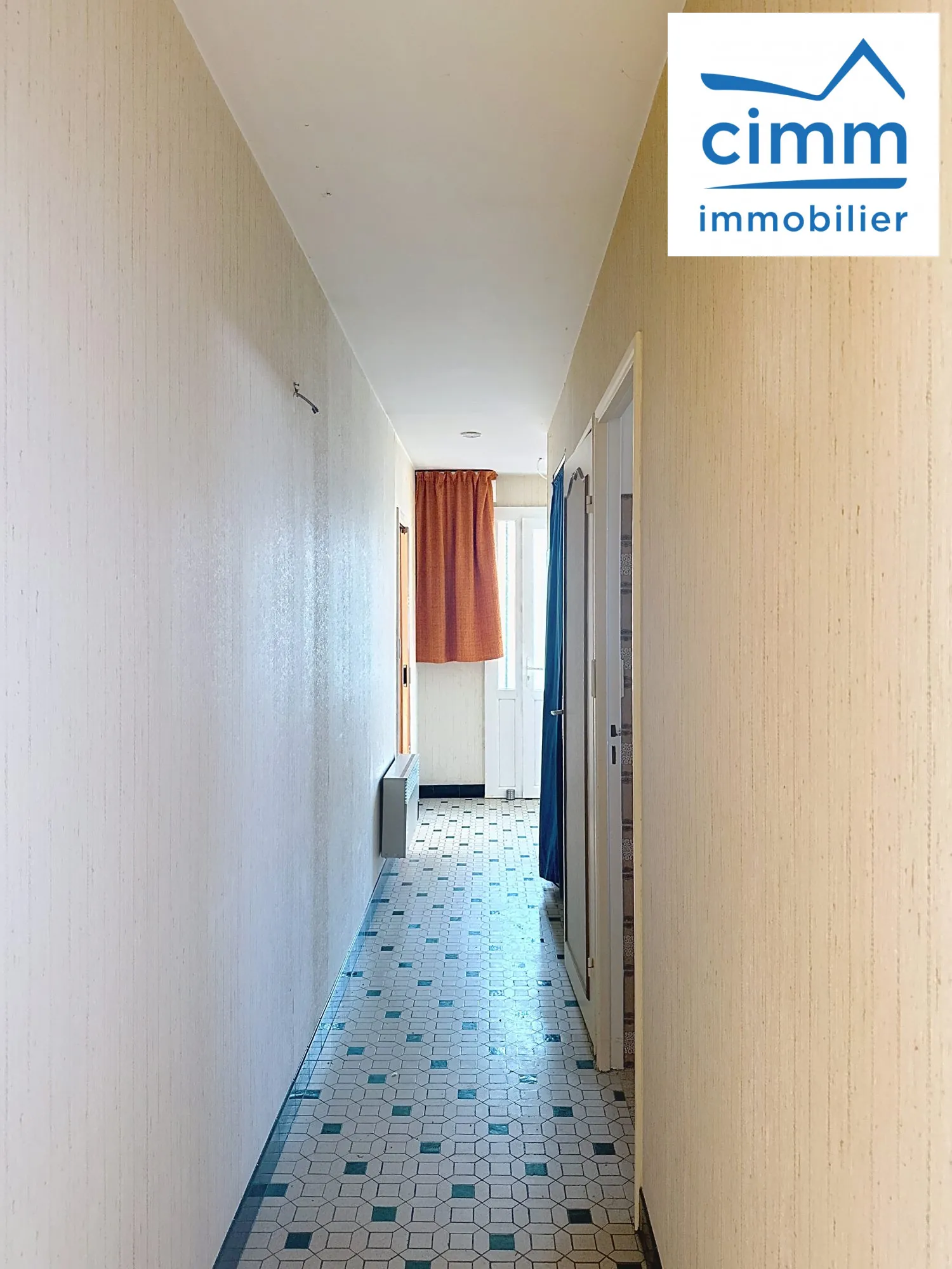 Maison de plain-pied à Pannes avec 2 chambres, jardin et garage 