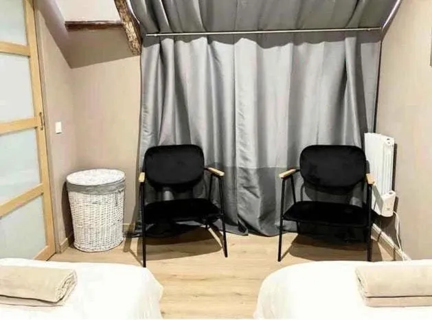 Appartement lumineux de 53 m² au centre de Fécamp avec deux chambres mansardées 