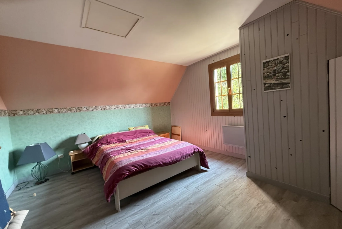 Maison familiale à vendre près de Livarot avec grand parc et vie de plain-pied 