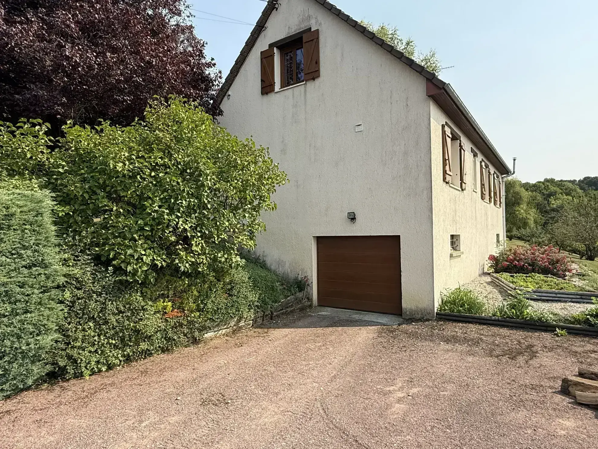 Maison familiale à vendre près de Livarot avec grand parc et vie de plain-pied 