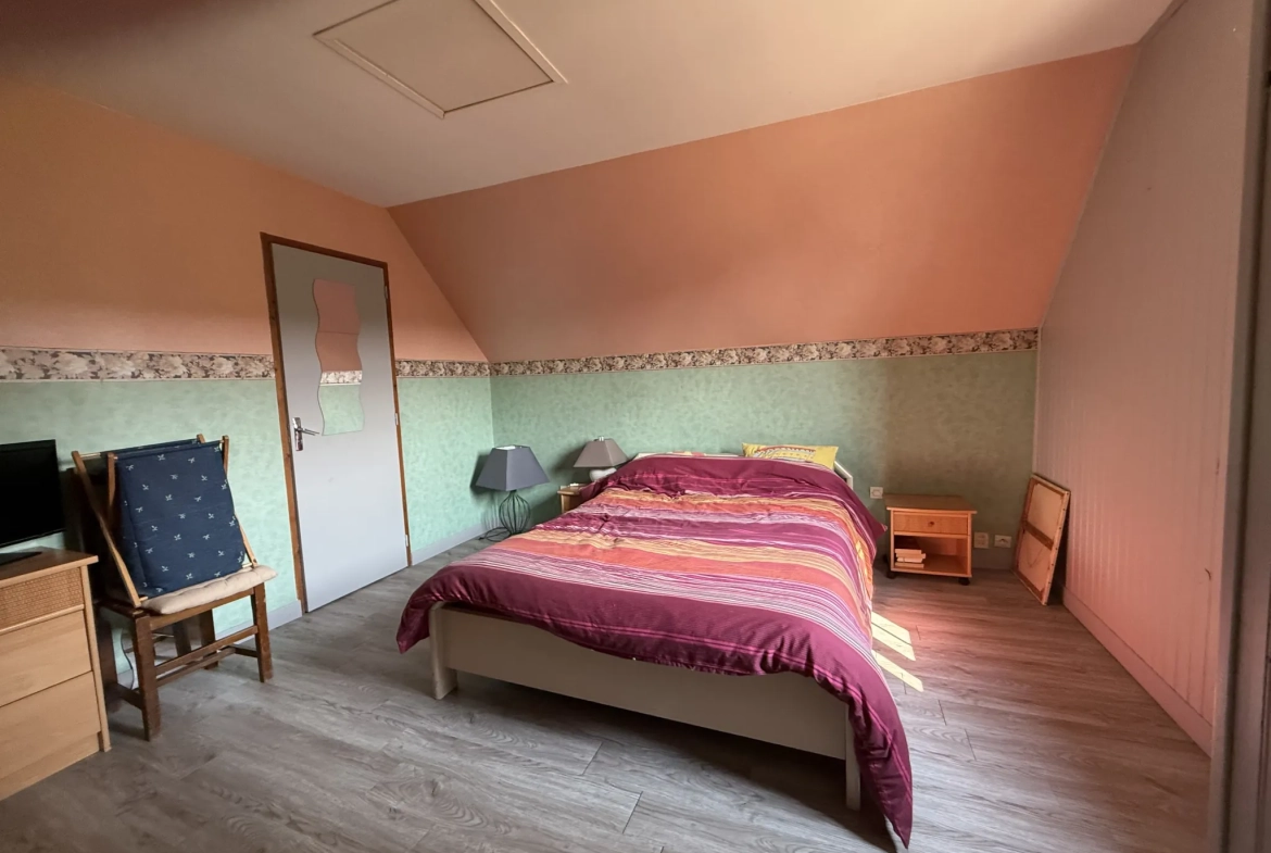 Maison familiale à vendre près de Livarot avec grand parc et vie de plain-pied 