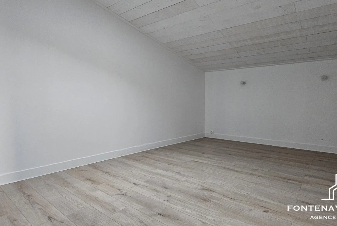 Maison à vendre à L'Orbrie de 125 m² avec dépendances et potentiel gîte 