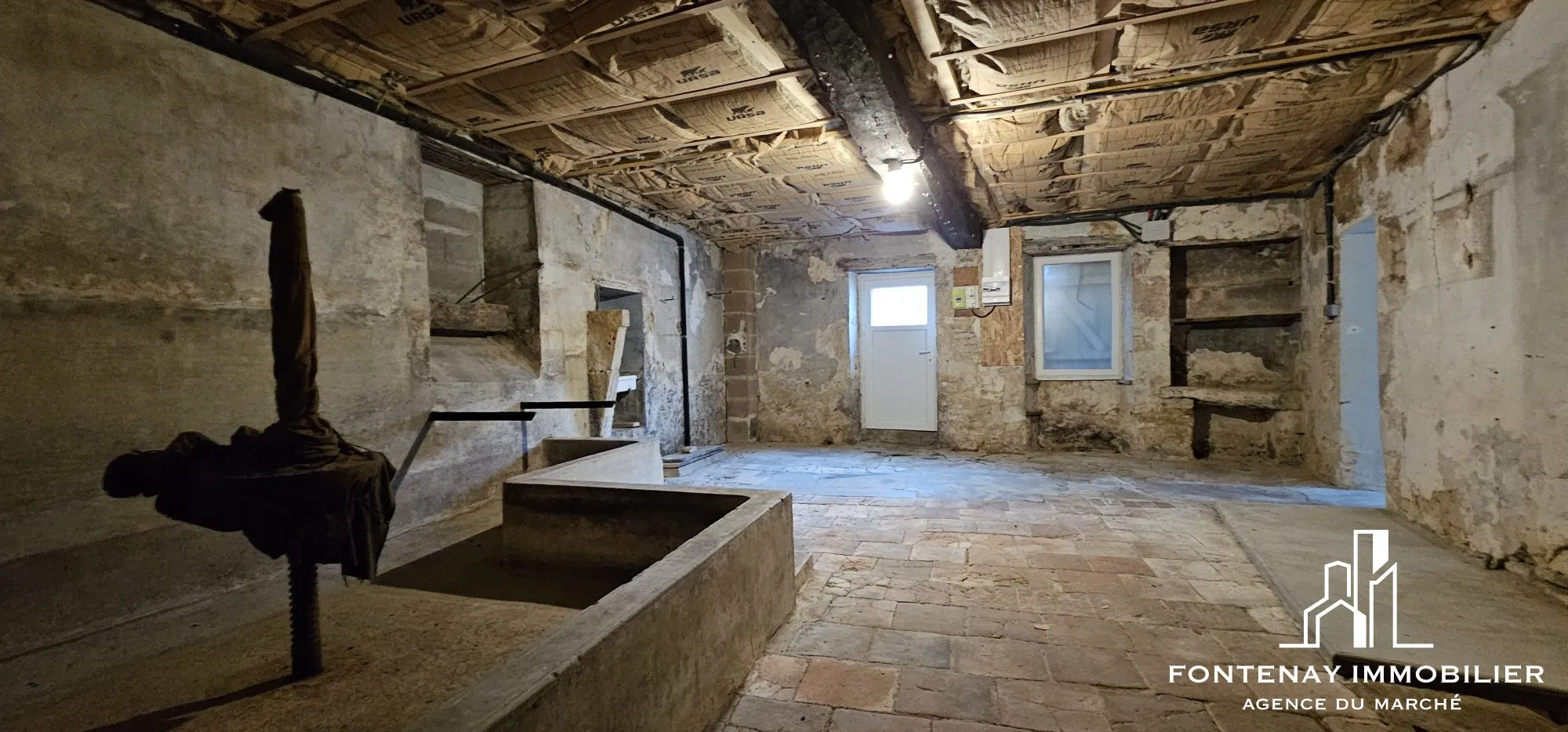 Maison à vendre à L'Orbrie de 125 m² avec dépendances et potentiel gîte 