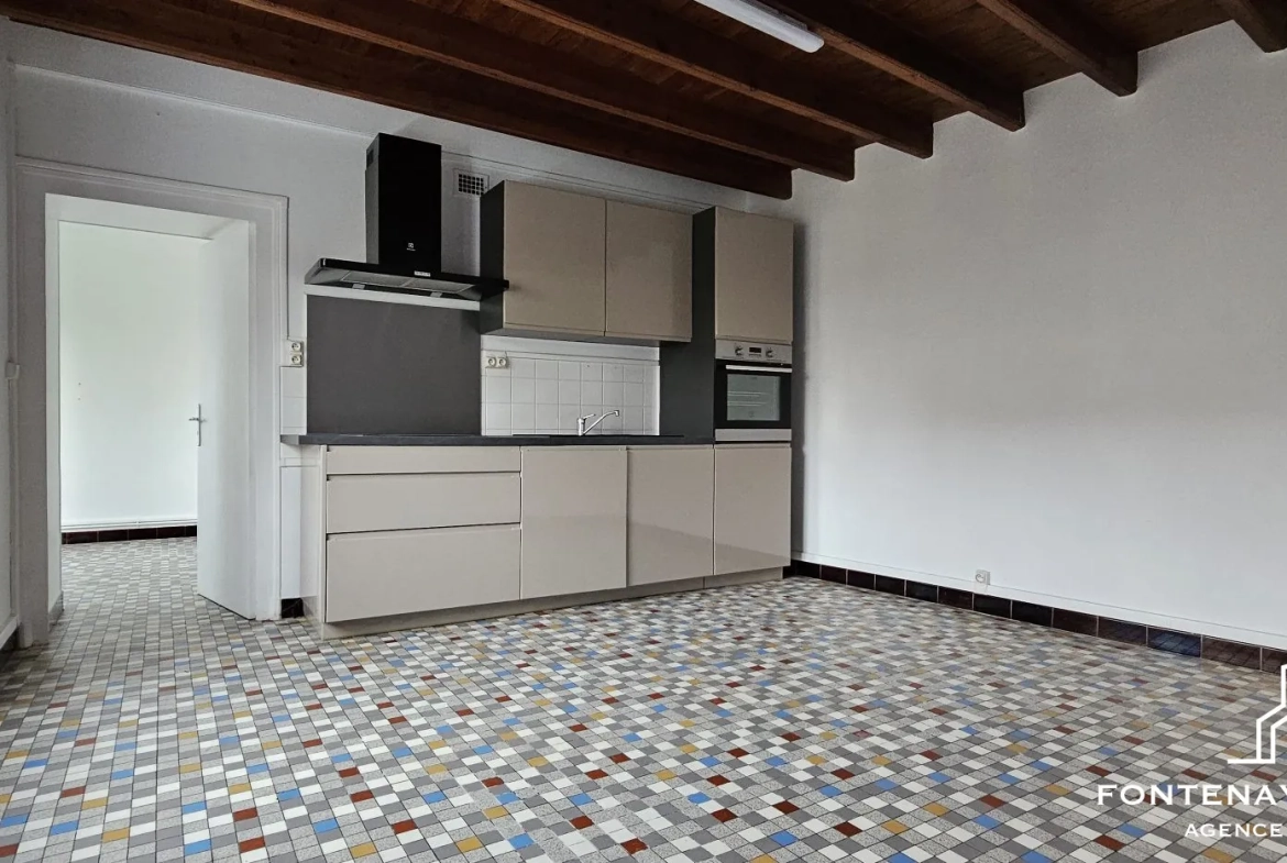 Maison à vendre à L'Orbrie de 125 m² avec dépendances et potentiel gîte 
