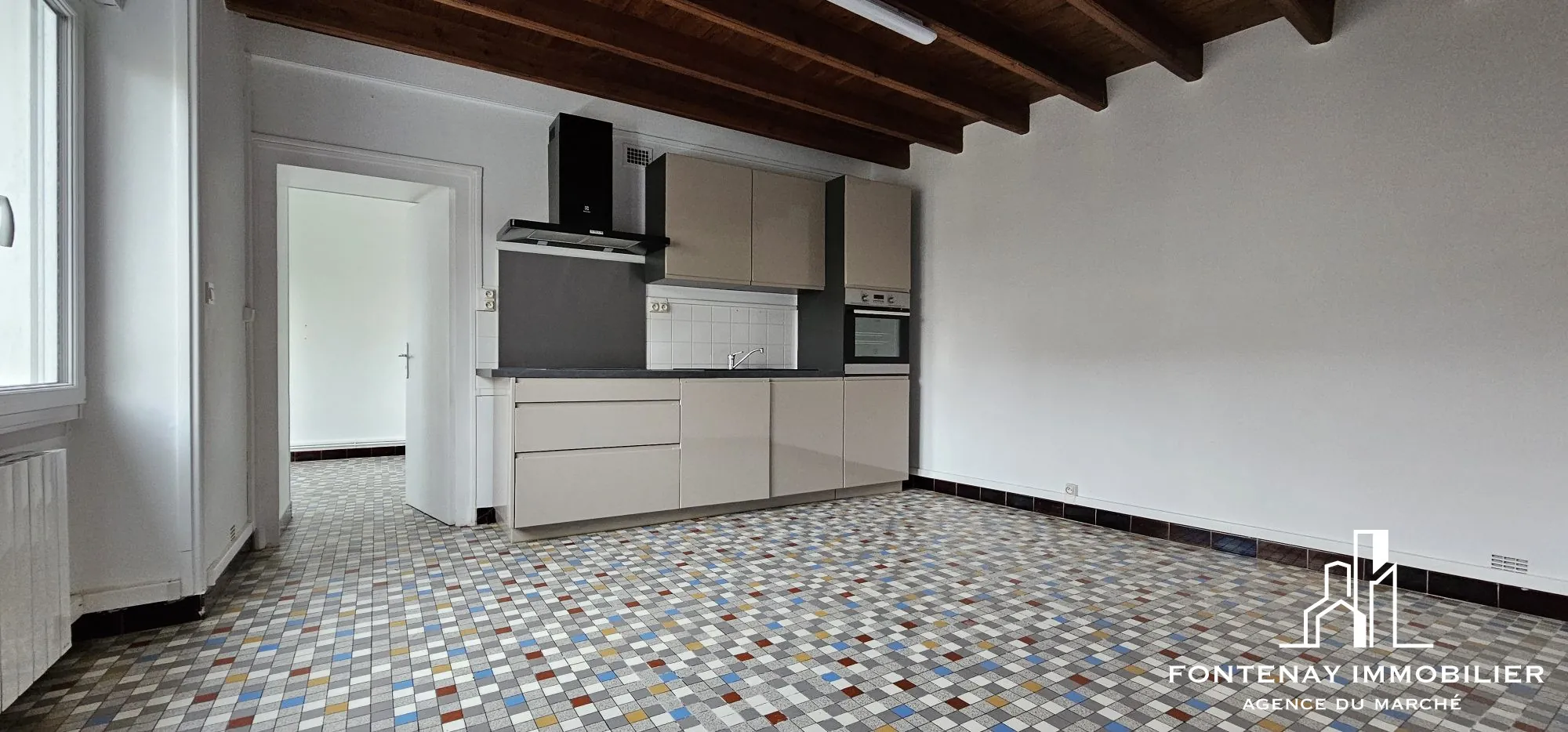 Maison à vendre à L'Orbrie de 125 m² avec dépendances et potentiel gîte 