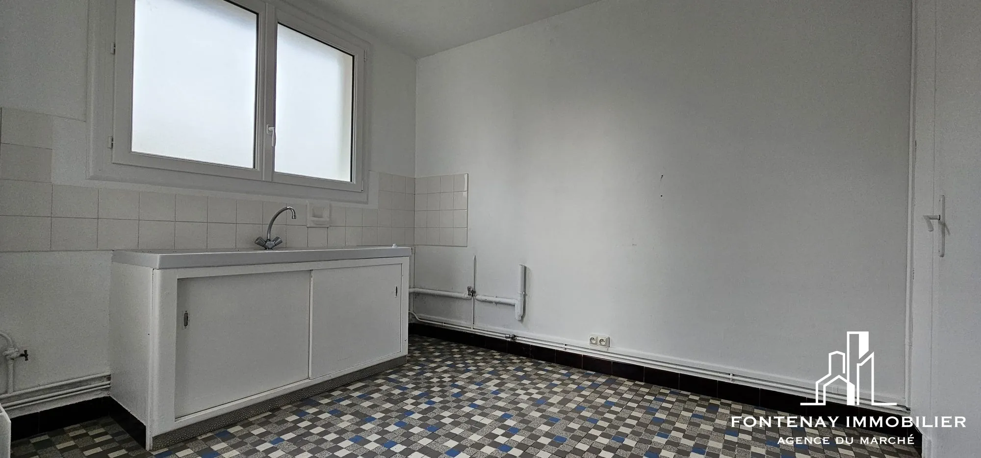 Maison à vendre à L'Orbrie de 125 m² avec dépendances et potentiel gîte 