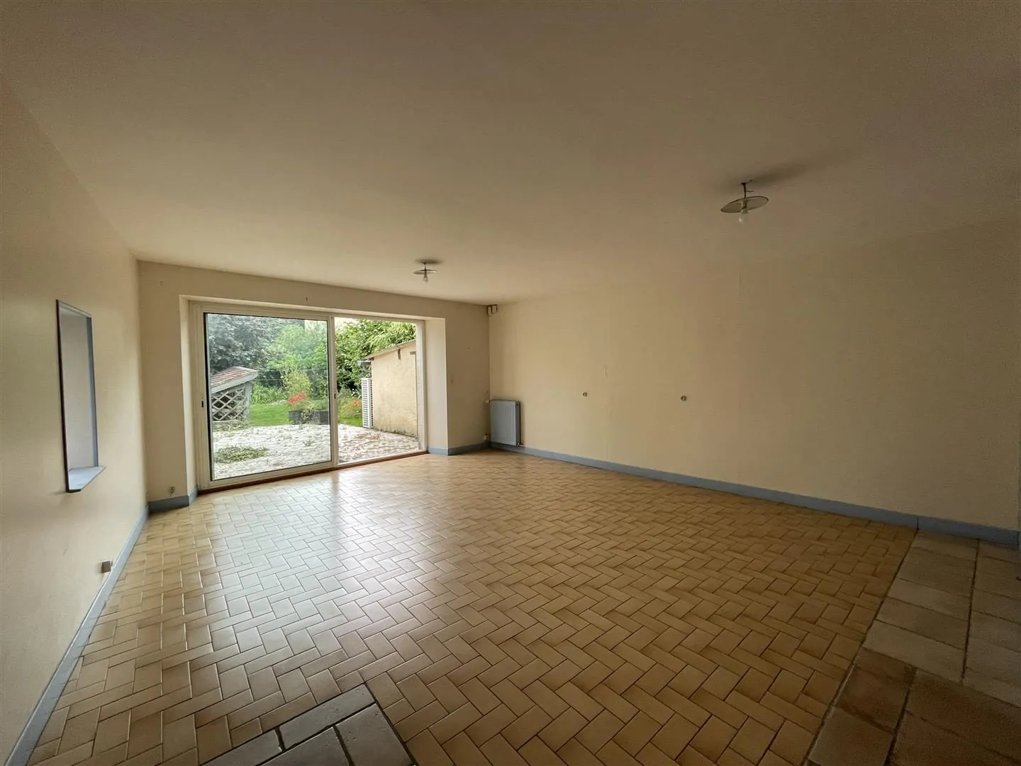 Grande maison à vendre à Essay (Indre) avec terrain et vue rivière 