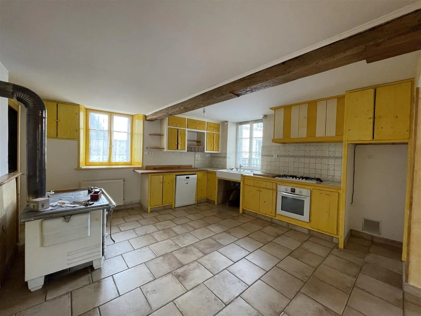 Grande maison à vendre à Essay (Indre) avec terrain et vue rivière 