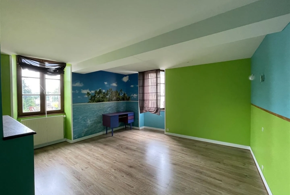 Grande maison à vendre à Essay (Indre) avec terrain et vue rivière 