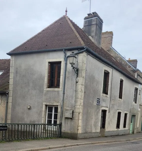 Grande maison à vendre à Essay (Indre) avec terrain et vue rivière 