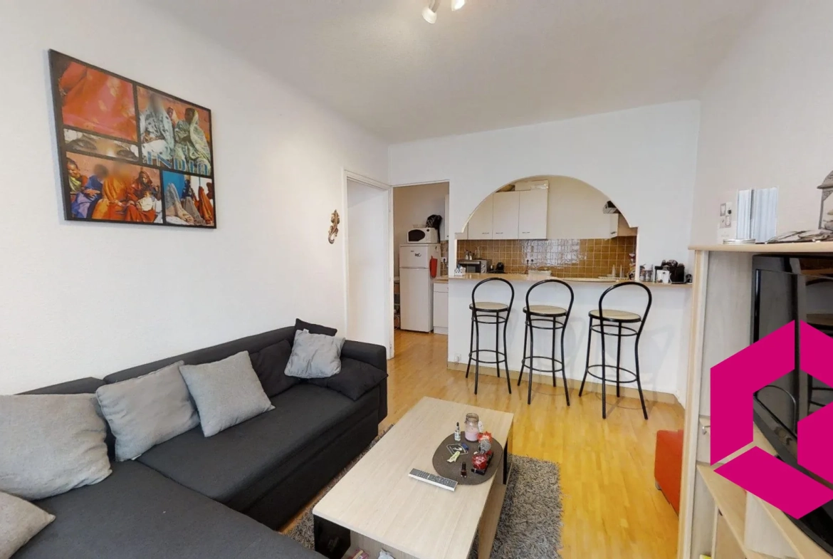 Immeuble à vendre à Paulhaguet avec potentiel locatif et commercial 