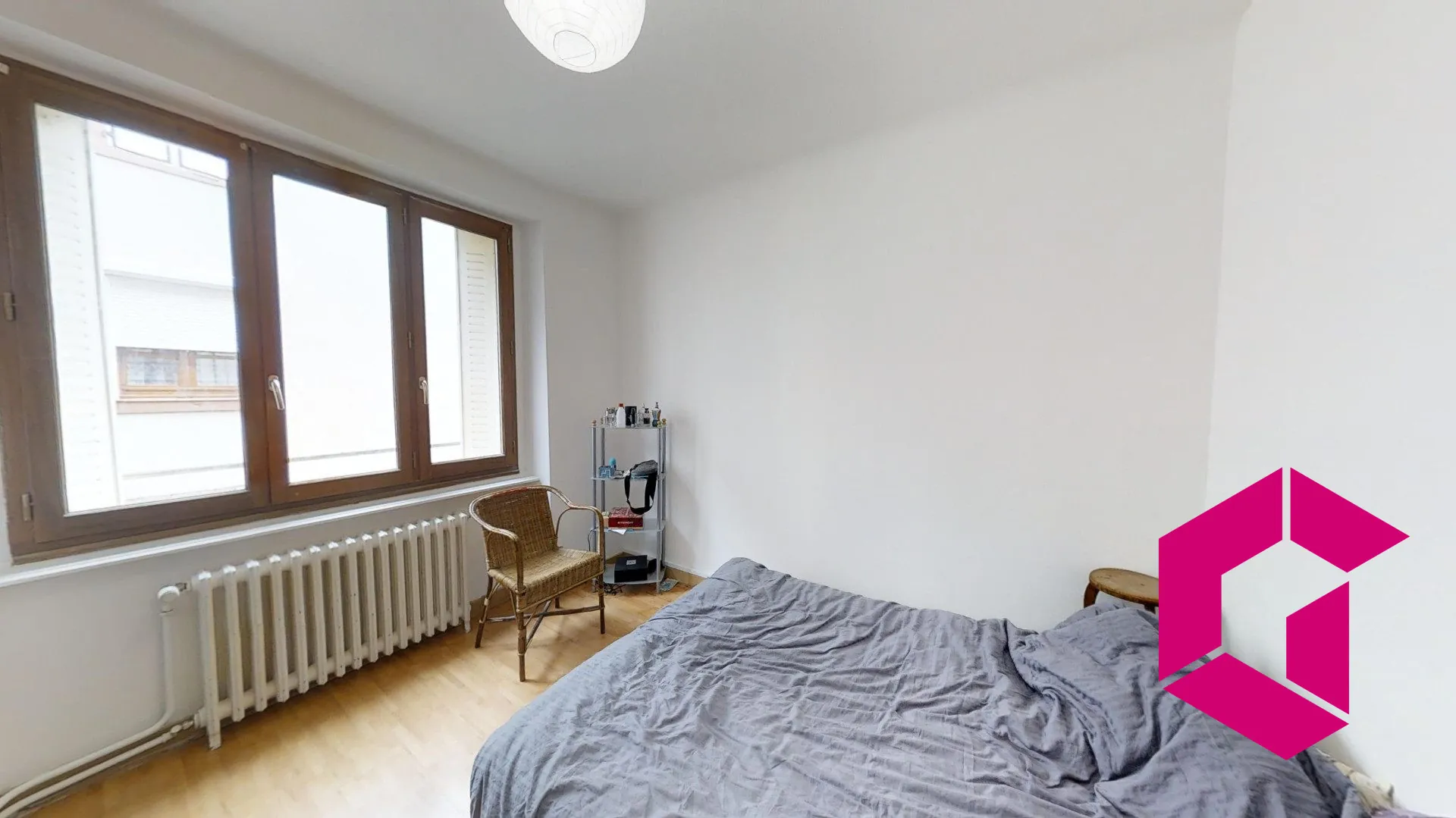 Immeuble à vendre à Paulhaguet avec potentiel locatif et commercial 
