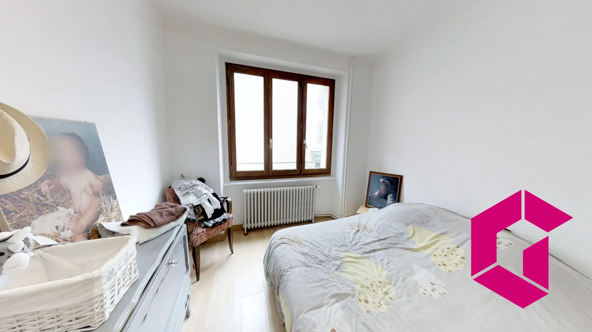 Immeuble à vendre à Paulhaguet avec potentiel locatif et commercial 