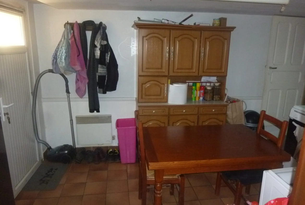 Maison locative à Loué à vendre – Excellent investissement avec locataire en place 